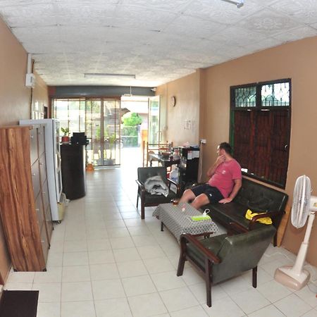 Sharky'S Hostel Пай Экстерьер фото